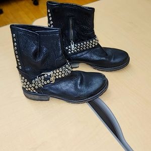 Black leather boots, sz 8.5